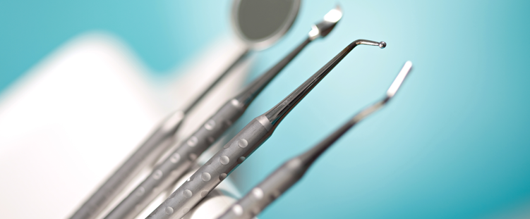 Estudantes de Odontologia são reprovados por não esterilizar