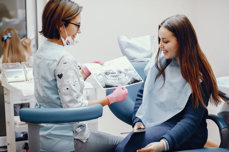 Dentista e paciente: relação de amizade e confiança
