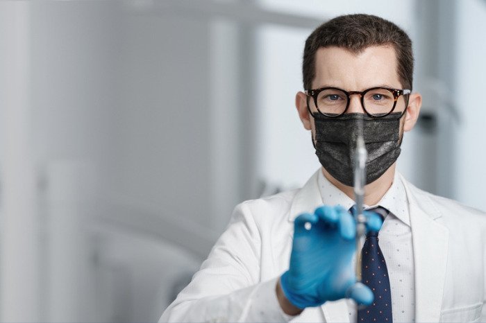 A seringa carpule é o instrumento odontológico utilizado para aplicar anestesias